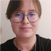 Je donne des cours particuliers de plusieurs matières à la maison ou en ligne. Je fais également de l'aide aux devoirs.